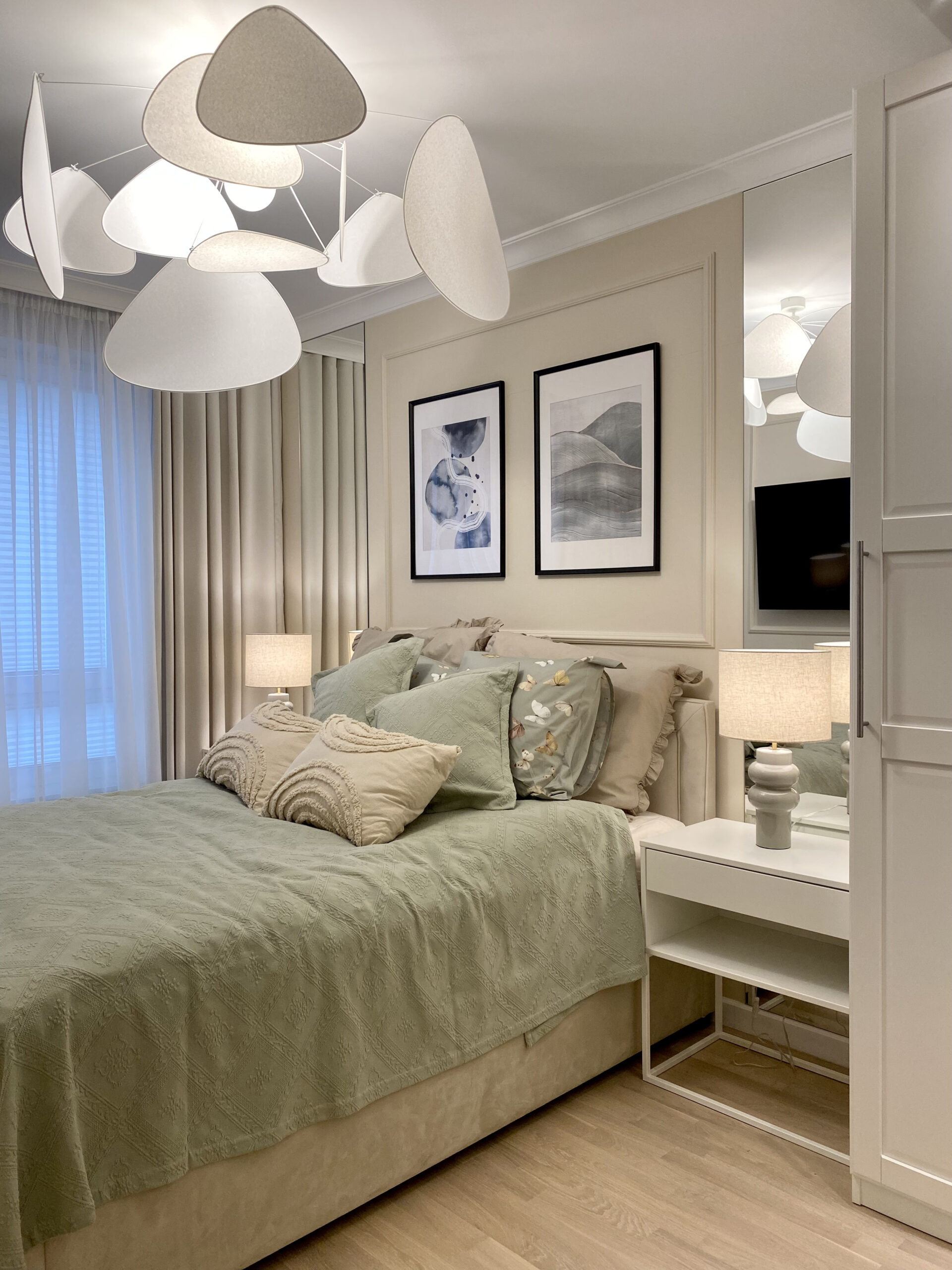 20221204_104051021_iOS